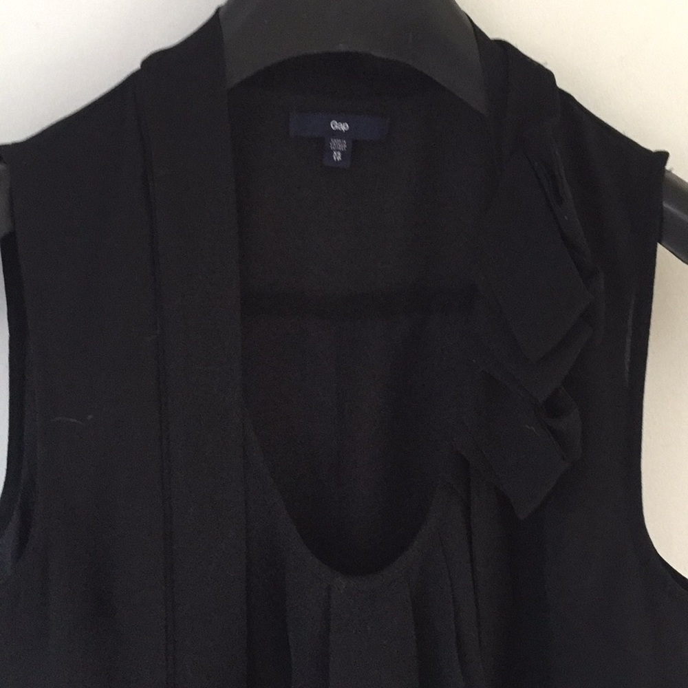 Free with purchase🌷 GAP sheer blouse tie neck size xs ruffle